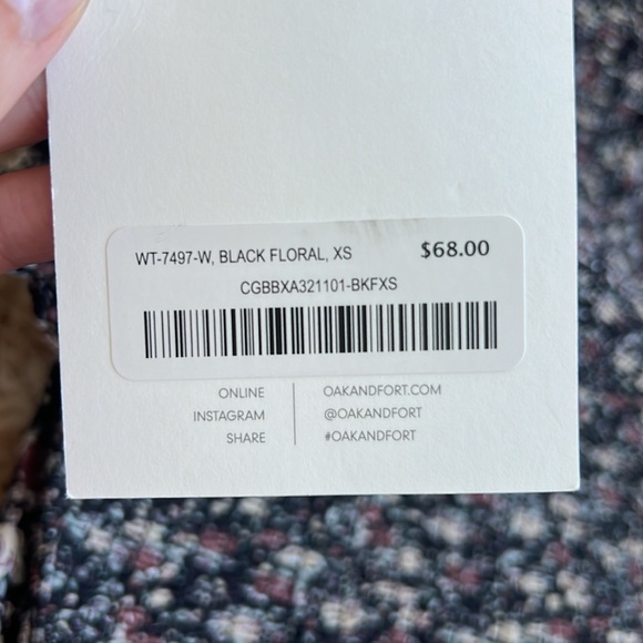 Oak + Fort Floral Puff Sleeve top - Picture 5 of 5